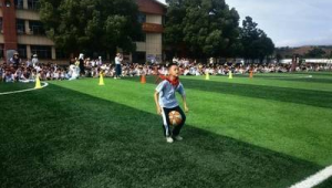 足球能否夹球跳起？探究这一独特足球技巧的可行性