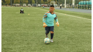 个子高能踢足球吗?身高在足球场上究竟有着怎样的影响?