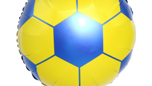 用气球做足球能踢吗?快来一起探究这种特别玩法的可行性