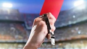 足球裁判红牌黄牌有限制吗