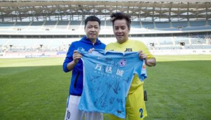 足球俱乐部是否售卖亲签球衣？真相大揭秘