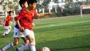 大学现在还有抢足球这种情况吗