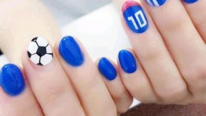 足球指甲黑白配色好看吗?独特魅力能否在指尖绽放?
