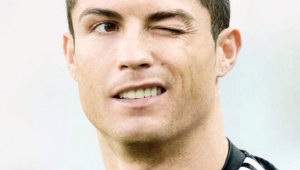 女生踢足球会把胯踢伤吗