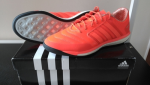 阿迪达斯Xtf足球鞋偏码吗