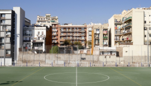 自己动手改造足球房子，这种行为到底违不违法？