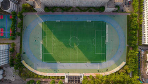 沈阳大学足球场人多吗?是热闹非凡还是略显冷清?