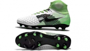 探寻好看又耐穿的国产足球鞋,哪一款能成为你的赛场之选?