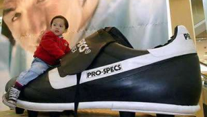 韩国购买足球鞋好去处，你知道在哪能挑到心仪的战靴吗