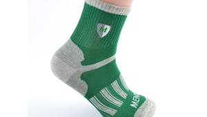 女士穿的足球袜透气吸汗吗