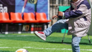 足球重5000克对吗