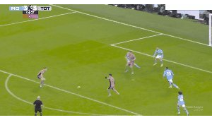 足球进球后裁判鸣哨吗