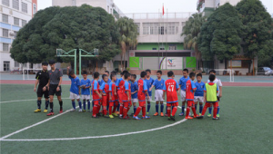 踢足球是否有后备人员?关乎比赛进程与胜负走向的关键问题