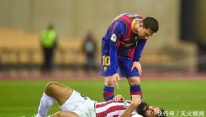 踢足球时手臂能否触碰球？规则与争议全解析