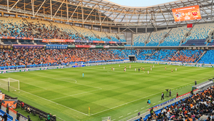 足球球迷中场会换看台吗？背后原因与多样选择引关注