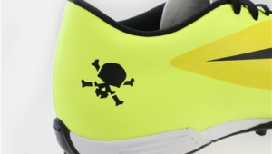 探秘！耐克那款带有骷髅元素的足球鞋究竟是哪一款？