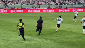 闯进足球比赛是否犯法？探究其中的法律界限与后果