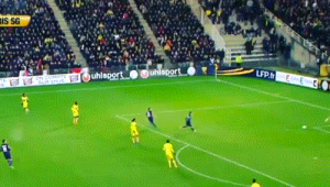 足球开球就直接打门吗？背后隐藏着怎样的策略与机遇