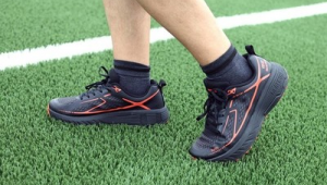 哪双跑鞋踢足球舒服？这些款式或成最佳选择