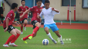 足球比赛必须 11 人出战？规则背后隐藏哪些关键因素？