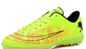 荧光绿足球鞋推荐,哪款能让你在球场上成为亮眼焦点?