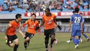 厄瓜多尔足球比中国强吗