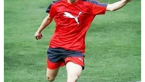 鹿晗是足球小王子吗