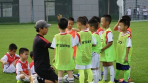 休学去练足球是否合适?多方因素权衡下的艰难抉择