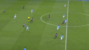 足球后卫最远能跑至球场何处？探索其在绿茵场上的奔跑极限