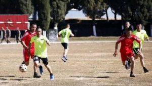 踢过足球的男生可以当兵吗