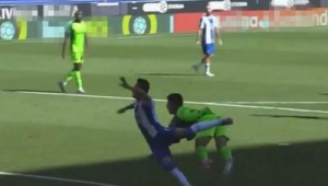 足球碰到门球线算犯规吗？探究足球规则中这一关键判定