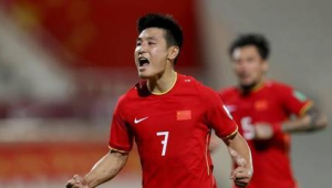 高中足球教练私自收钱是否违法，背后真相引人深思