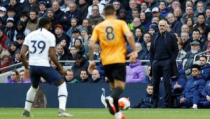 足球半场以外进球算吗？规则解读与争议探讨