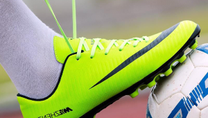 足球长钉是ag钉吗