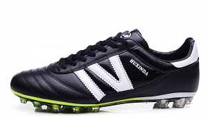 预算300内的足球鞋怎么选？这几款值得关注