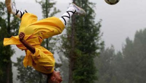 少林武僧能否驰骋绿茵？少林武僧踢足球之问