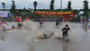 光脚踢足球会被笑吗？探究背后的看法与真相