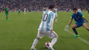 足球场上,戏耍对方这种行为真的可行吗?