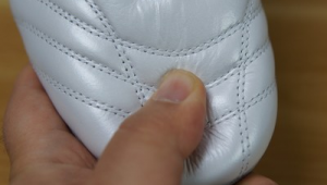 男款足球球鞋容易褶皱吗？深入探究其褶皱问题真相