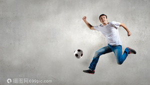 足球放头上能跑得快吗？探究这一奇特方式下的速度奥秘