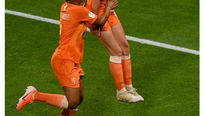 足球半决赛能买球吗？揭秘赛事博彩背后的风险与法律红线