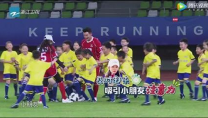 跑男足球特辑终极对决!究竟哪队能在绿茵场上笑到最后?