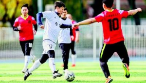 大学玩足球的人多不多？探寻校园足球的热度真相