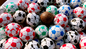 外面卖的足球糖能吃吗？安全与否需谨慎考量