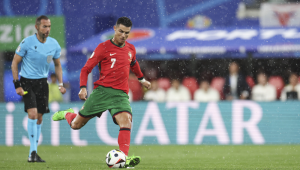 足球强队主场输球,此情形究竟是否算犯规引深思