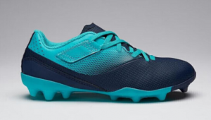 迪卡侬低端足球鞋推荐，哪款能满足你的足球运动需求？