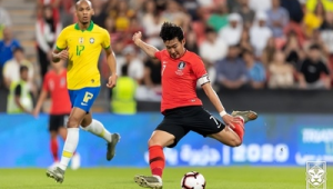 韩国足球能胜过巴西足球吗？实力较量引发足坛热议