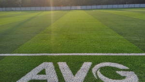 足球场受伤几率大吗?探究足球场上的受伤风险与防护之道