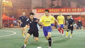 玉林踢足球的人多不多？