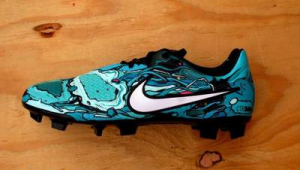 涂鸦足球鞋推荐:哪款好穿?满足你的个性与运动需求